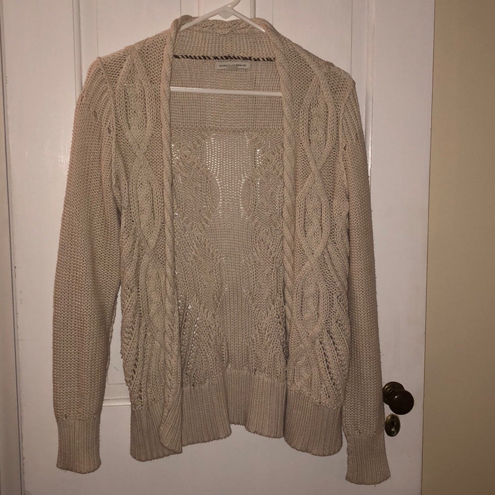 Cozy cream Banana Republic sweater!